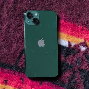 Apple iPhone 13 - Green